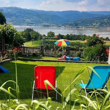 Casa Dafin Tekija - Kladovo アパート *