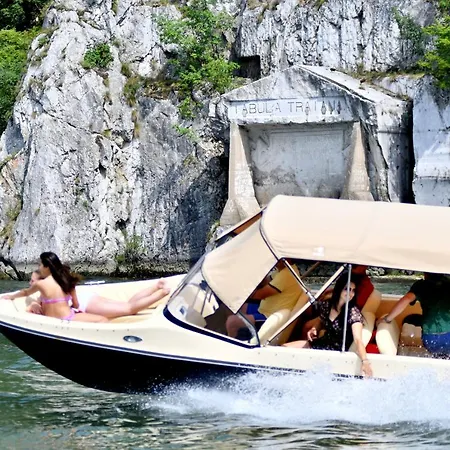 Casa Dafin Tekija - Kladovo アパート